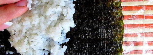 роллы с лососем и сыром филадельфия. Шаг 4