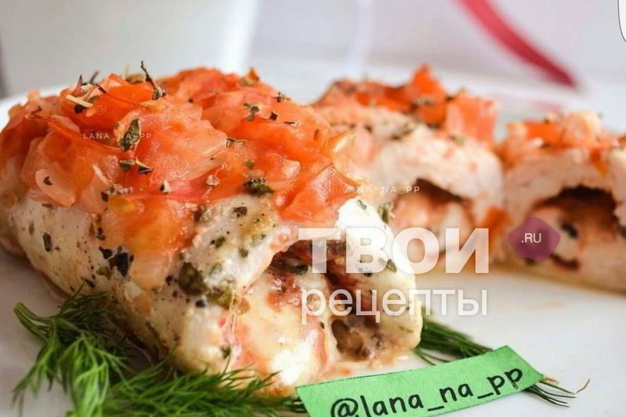Рецепт куринного рулетики с сыром и помидором