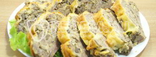 мясной рулет с грибами и сыром новогодний. Шаг 15