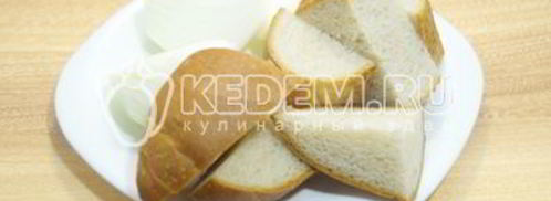 мясной рулет с грибами и сыром новогодний. Шаг 4