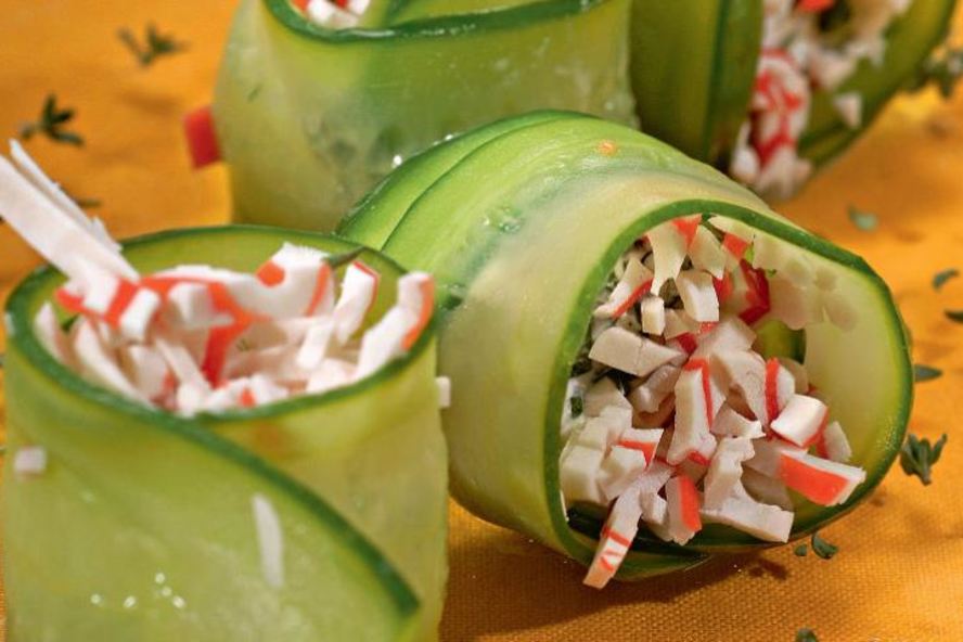 Рецепт огуречных рулетов с крабовым мясом