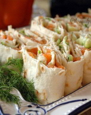 Рулет из семги и сыра