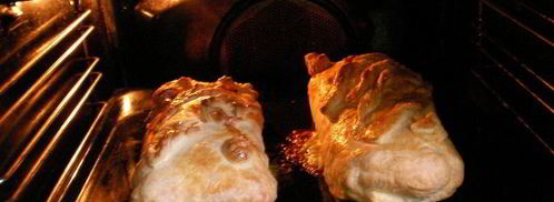 рулет из слоеного теста и рыбы. Шаг 9