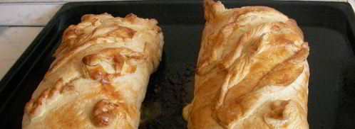 рулет из слоеного теста и рыбы. Шаг 9