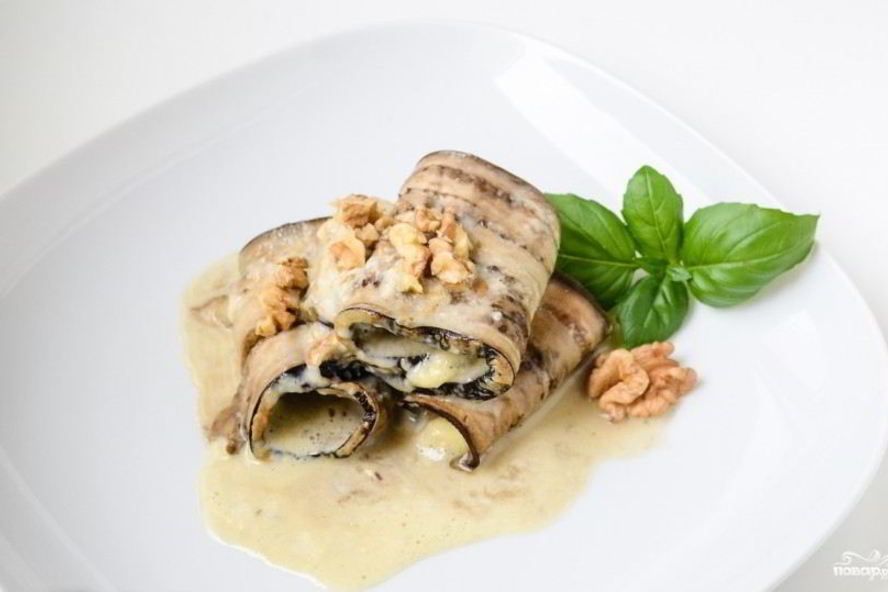 Рецепт рулетиков из баклажанов с сыром