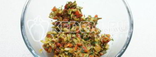 рулетики из огурцов с начинкой. Шаг 3