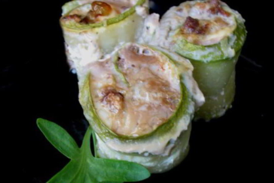 Рецепт рулетов из кабачков с мясной начинкой в яичной заливке