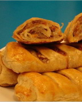 Рулеты из слоеного теста с фаршем