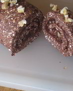 Шоколадный рулет с грецкими орехами