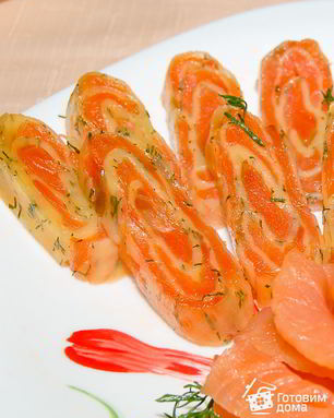 Сырный рулет с семгой