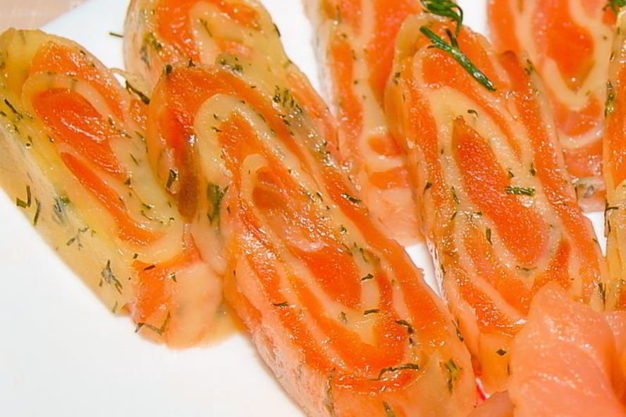 Рецепт сырного рулета с семгой