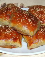 Самса из слоеного теста с фаршем