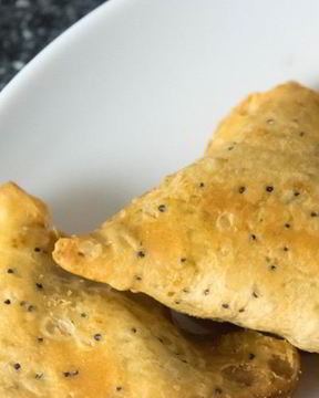 Самса с курицей и сыром