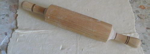 самса слоеная с куриным фаршем и сыром, жареная на сковороде. Шаг 3