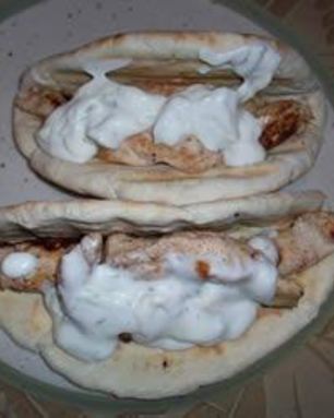 Шаурма с курицей и соусом Тахини