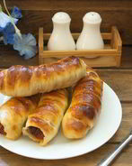 Сосиски в слоеном дрожжевом тесте