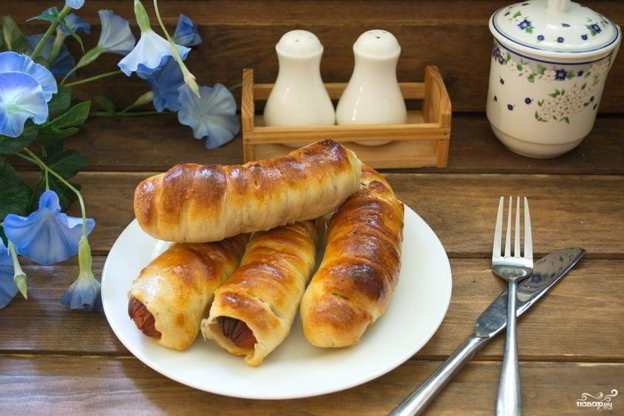 Рецепт сосисок в слоеном дрожжевом тесте