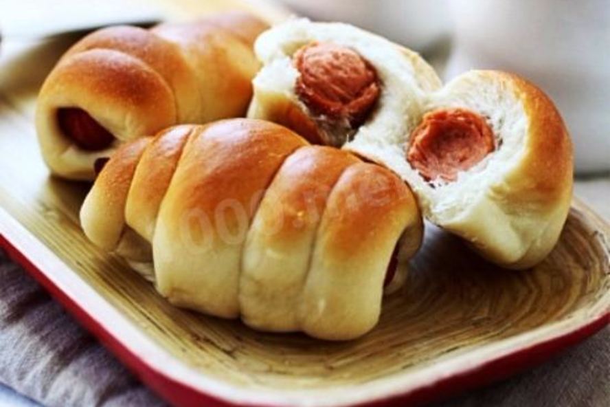 Рецепт сосисок запеченных в дрожжевом тесте