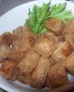 Чесночно-лимонные сухарики для салатов