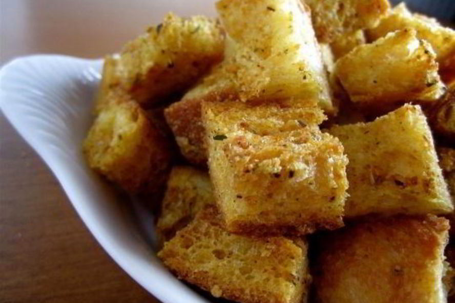 Рецепт домашних сухариков из белого хлеба