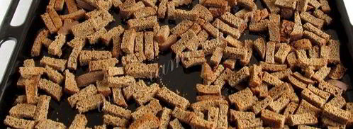 ржаные сухарики с чесноком. Шаг 5