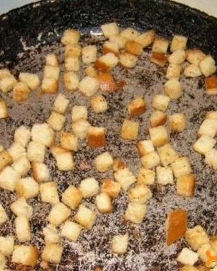 Сухарики на сковороде