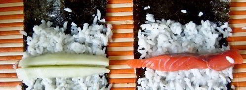 двойной суши-ролл инь-янь. Шаг 3