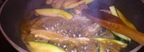 суши с огурцом и крабовыми палочками. Шаг 4