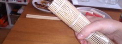 суши с огурцом и крабовыми палочками. Шаг 7