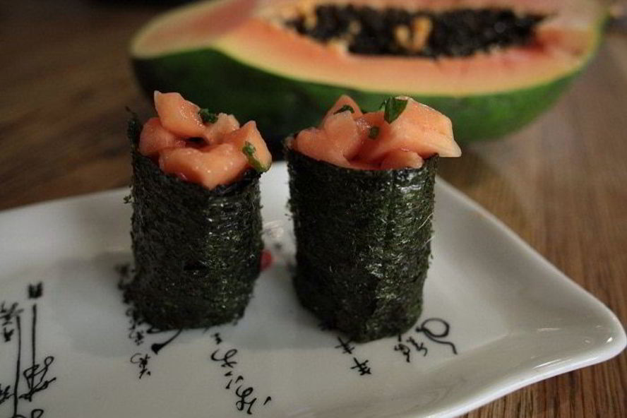 Рецепт суш с папайей и медом