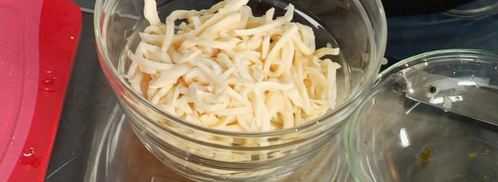 суши-торт с кальмарами и огурцами. Шаг 3