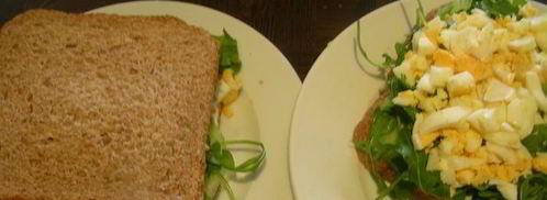 английский сэндвич с яйцом, огурцом и руколой. Шаг 5