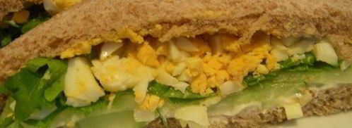 английский сэндвич с яйцом, огурцом и руколой. Шаг 6