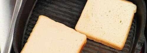 клубный сэндвич с куриным филе, яйцом и беконом. Шаг 3