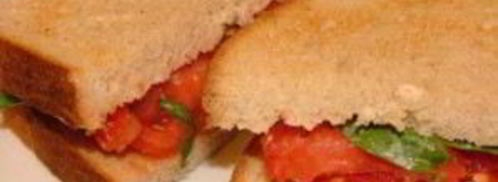 румяный сэндвич с помидором. Шаг 6