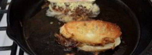 сэндвич с карамелизированным луком. Шаг 11