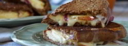 сэндвич с сыром, яблоком и луком. Шаг 5