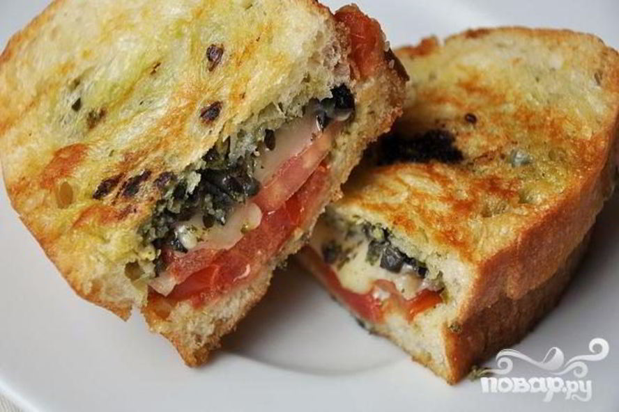 Рецепт сэндвичей с помидорами, соусом и сыром