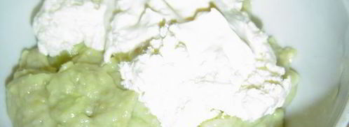 тарталетки из ржаного хлеба с кремом из авокадо с сельдью. Шаг 5