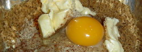 тарталетки из ржаного хлеба с кремом из авокадо с сельдью. Шаг 9