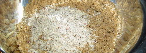 тарталетки из ржаного хлеба с кремом из авокадо с сельдью. Шаг 10