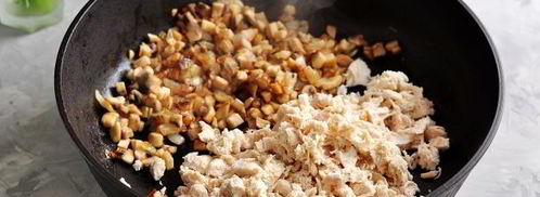 тарталетки с курицей, грибами и сыром. Шаг 7