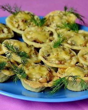 Тарталетки с курицей и грибами