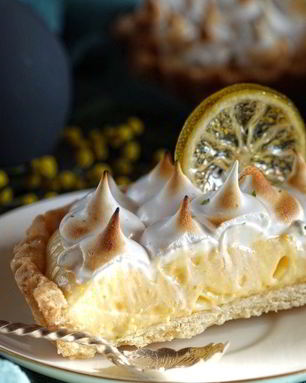 Тарталетки с лимонно-лаймовым кремом и меренгой
