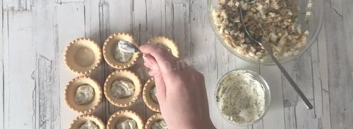 тарталетки с печенью трески и яйцом. Шаг 8