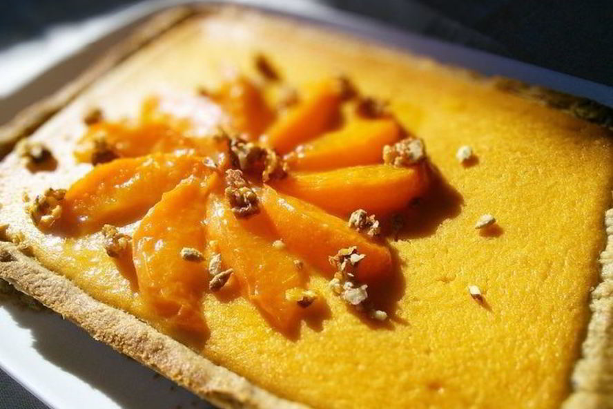 Рецепт орехового тарта с персиковым курдом