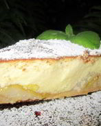 Тарт с карамелизированными фруктами и творожным пудингом