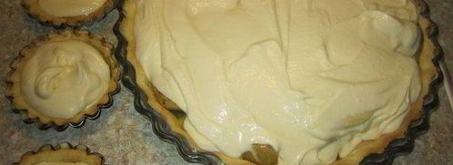 тарт с карамелизированными фруктами и творожным пудингом. Шаг 10