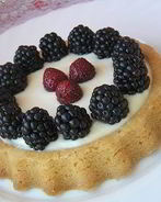 Тарт с маскарпоне и ежевикой