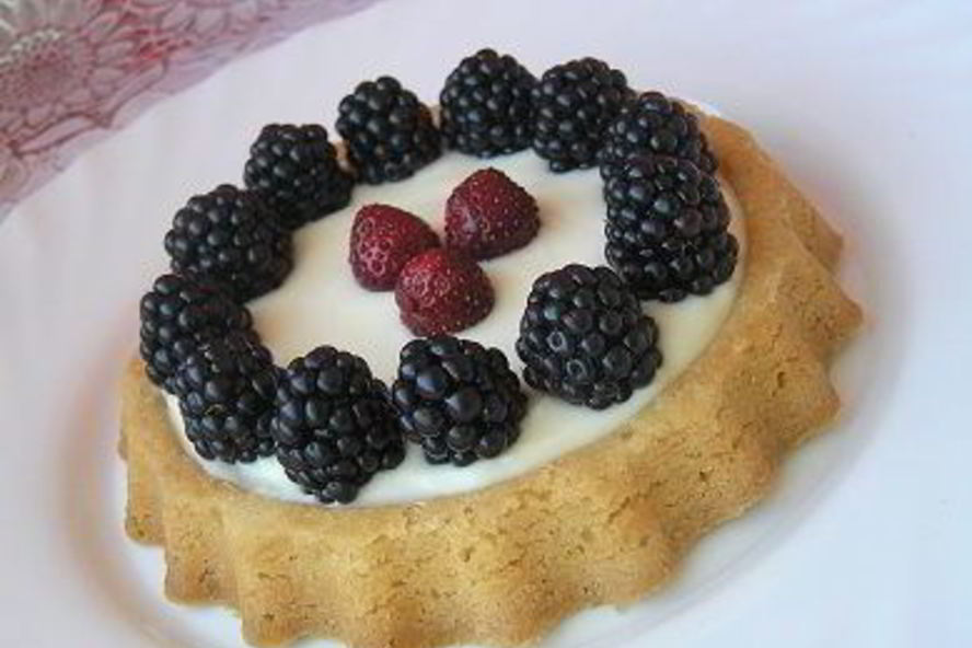 Рецепт тарта с маскарпоне и ежевикой